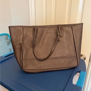 👜 Coach Medium East/West City Tote – Crossgrain Leather (Gunmetal) NWT